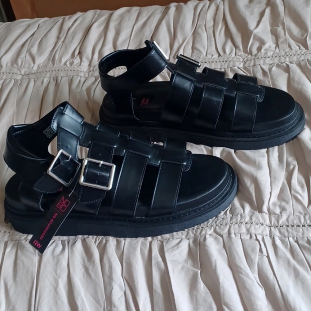 NWT Chunky Sandal.
